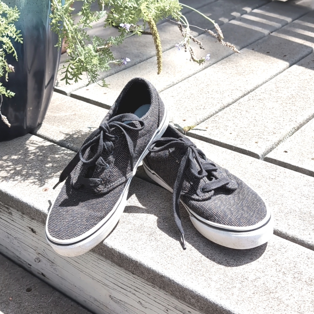 Youth 6 vans classic shoes